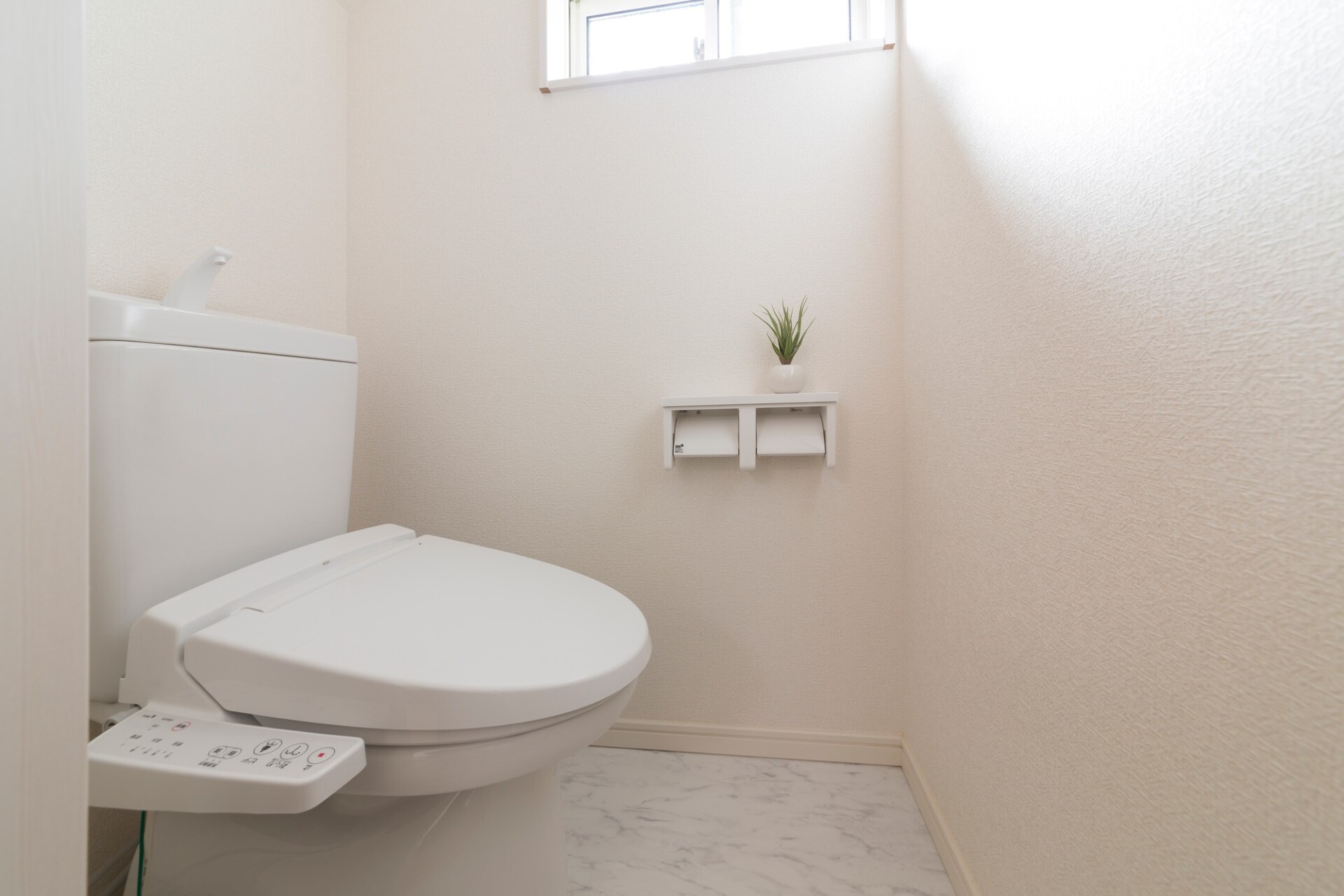 トイレの施工依頼 | 東京都あきる野市周辺のリフォームなら河辺建工株式会社